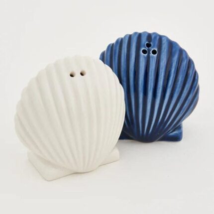 Concha- Salt and Pepper Shaker Set