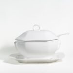 Blanco sopera con cuchara